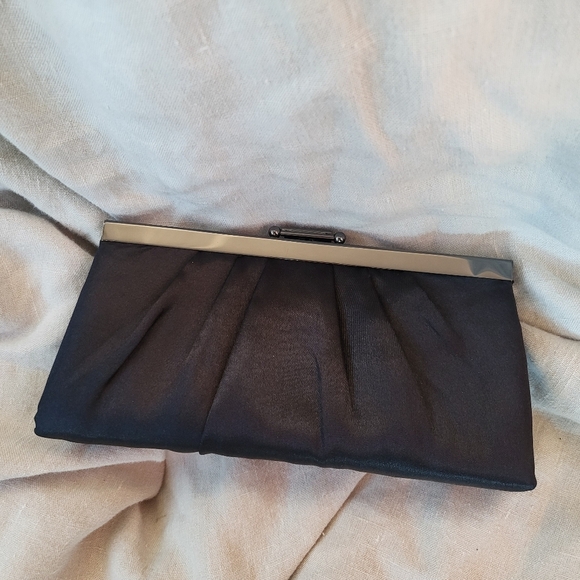 Sophisticated Black Evening Clutch - Picture 1 of 6